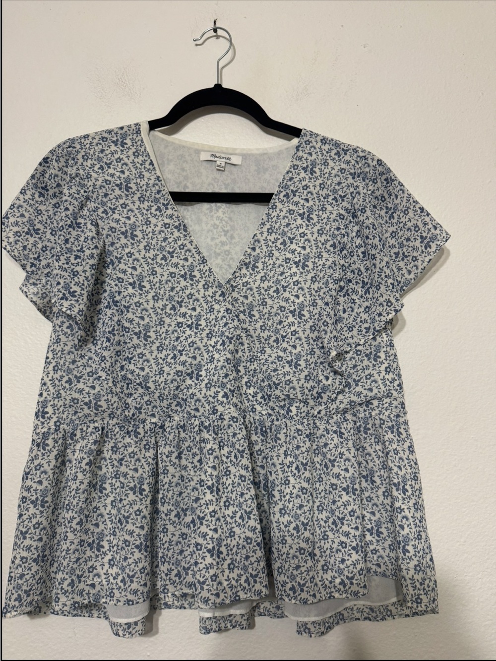 Madewell Georgette Ruffle-Sleeve Peplum Top in Americana Floral size Medium